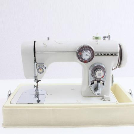 چرخ خیاطی ژانومه 672