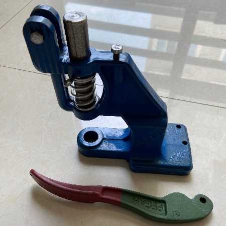 دستگاه پرس دکمه سایز کوچک